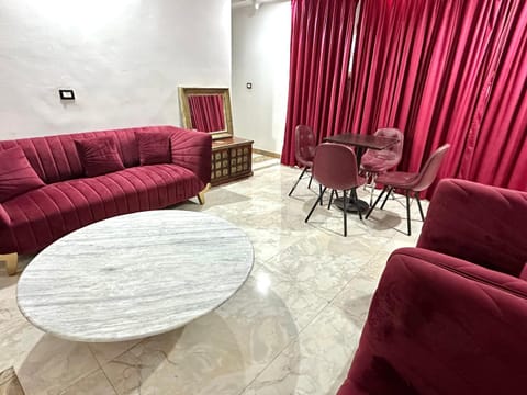 Private floor with hall and 5 rooms for parties Condo in Gurugram