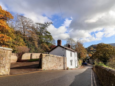 Wharf Cottage House in Llangollen