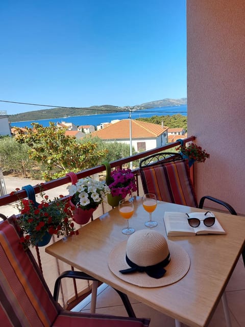 View (from property/room), Balcony/Terrace, Sea view