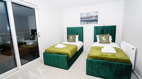 "E2M Royal Penthouse Luxurious Retreat in Slough" Apartamento in Slough
