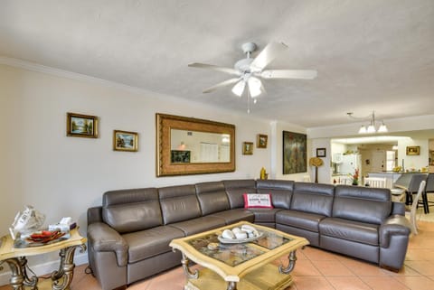 Eclectic Daytona Beach Condo with Breathtaking View! Apartment in Daytona Beach Shores