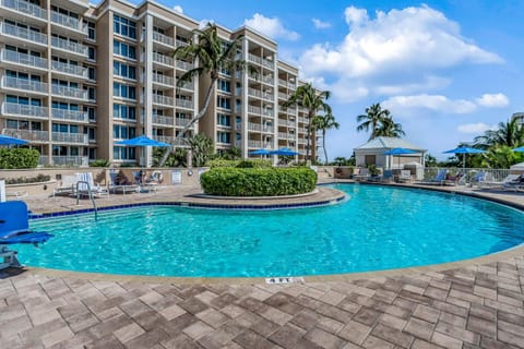 Marco Beach Ocean Resort 907 Apartment in Marco Island