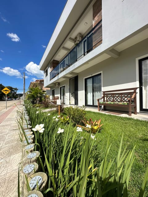 Property building, Spring, Garden, Garden view