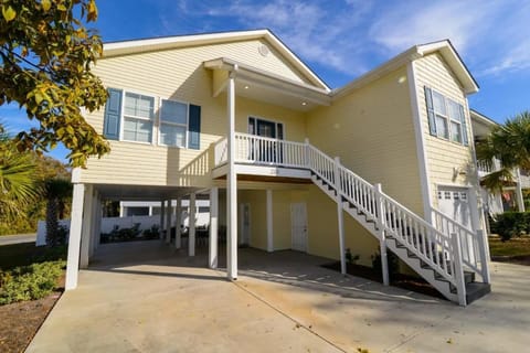 4 BR Stunning House Near Beach and Main St House in North Myrtle Beach