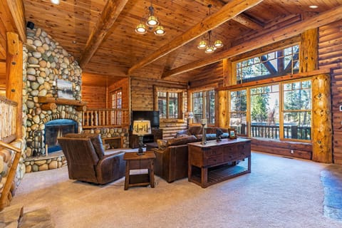 1138 Lakeshore - One-of-a-kind Lakeshore Boulevard log cabin House in Incline Village