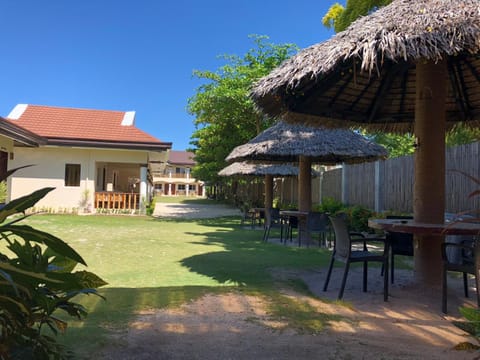 Communal lounge/ TV room, Natural landscape, Garden