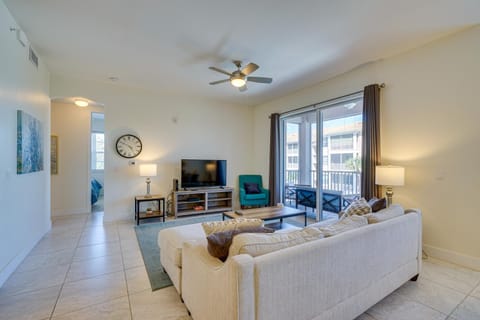 Modern Fort Myers Condo Rental about 5 Mi to Beach! Apartamento in Iona