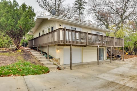 Salem Vacation Home with Dock Steps to Paddock Lake Haus in Paddock Lake