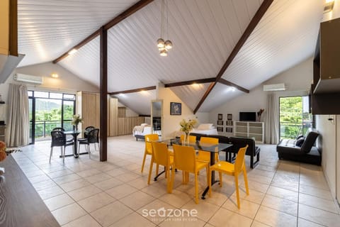 TV and multimedia, Living room, Dining area