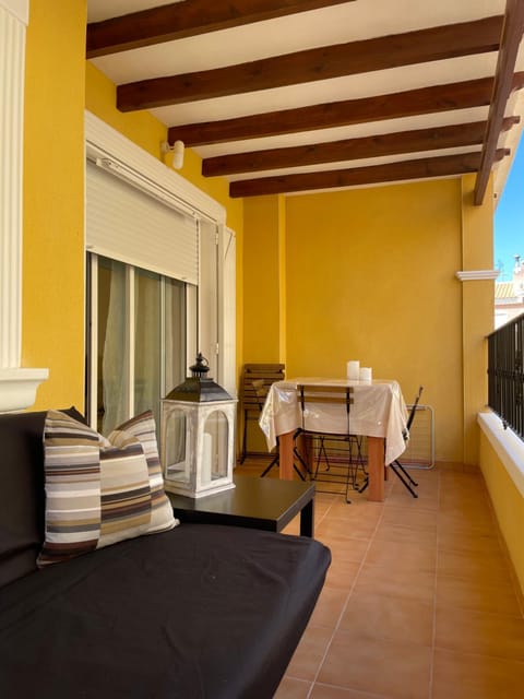 Casa Amarela Guesthouse, Algorfa Condo in Algorfa