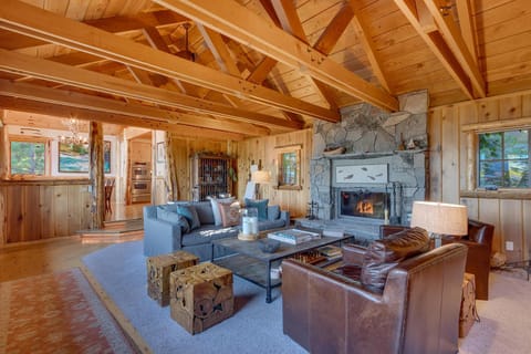 Huckleberry Haven - Luxury Lake View 4BR in North Lake with Private Hot Tub House in Lake Tahoe