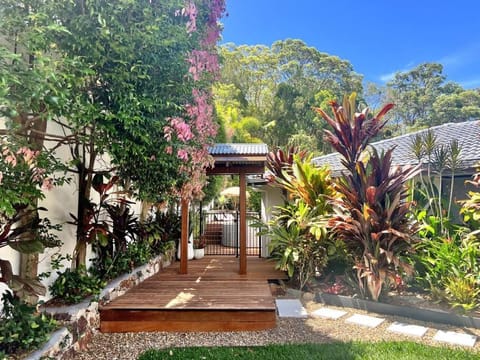 WHITE LOTUS - Luxe 4 bed house Noosa Heads Haus in Noosa Heads