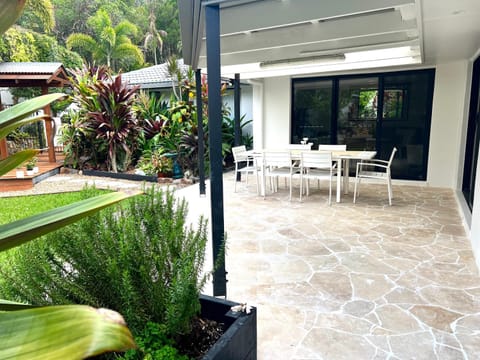 WHITE LOTUS - Luxe 4 bed house Noosa Heads House in Noosa Heads