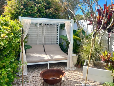 LUXE Tropical oasis, magnesium pool, 4bed House in Noosa Heads