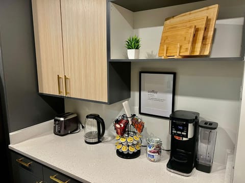 Coffee/tea facilities, kitchen