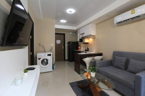 TV and multimedia, Kitchen or kitchenette, Living room, Dining area, minibar, washing machine, air conditioner