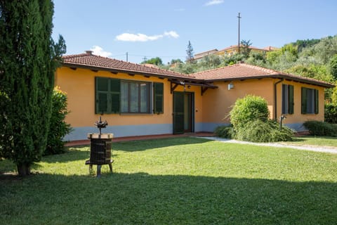 Residence Montebello Condo in Province of Massa and Carrara