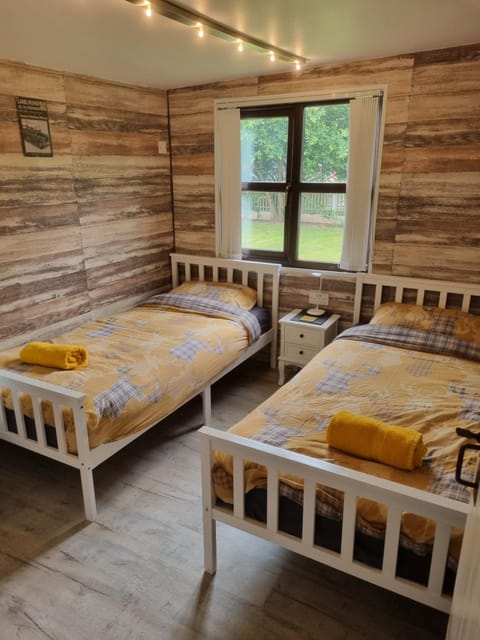 Log cabin with secure garden Campground/ 
RV Resort in Bassetlaw District