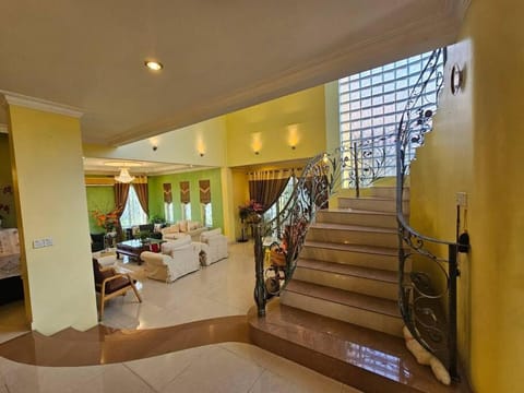 Lovely Luxury Detached House Vivacity Kuching Villa in Kuching