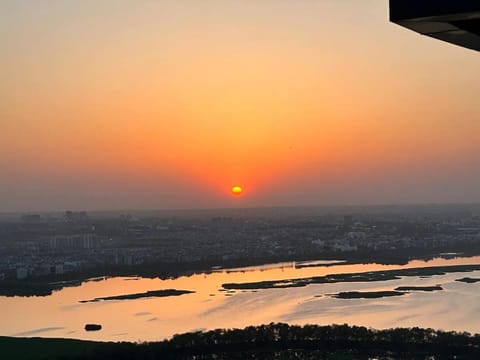 AmigosStay - High Rise Studio with river view. Condo in Noida