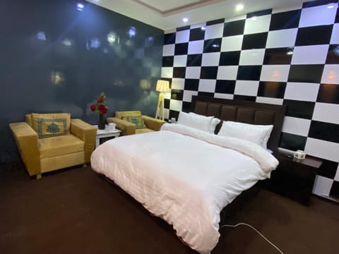 Hotel Holiday Hotel in Lahore