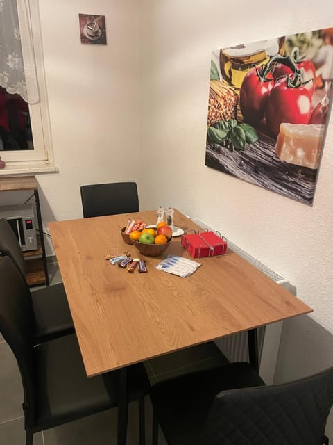 Dining area, kitchen