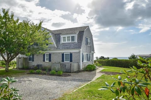 Elegant Chatham Home steps to Hardings Beach Dog Friendly Haus in Harwich