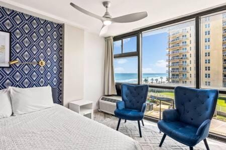 Oceanside Duo - Double Room, Water Views, Pool & Beach Access, Free Parking House in Daytona Beach Shores
