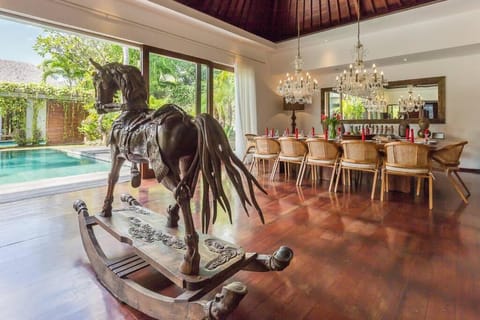 Eshara 21 our Luxury 5BR Villa Escape and huge pool Oberoi Beach Villa in Kuta