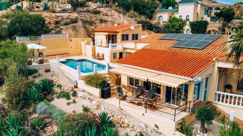 Property building, Bird's eye view, Swimming pool