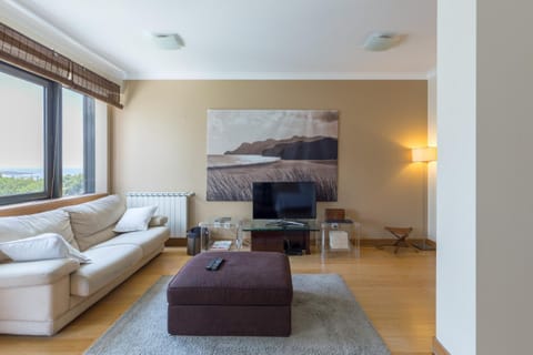 Deluxe Condominium with Ocean View Apartment in Porto