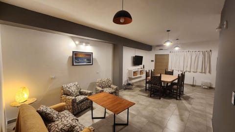 Communal lounge/ TV room, TV and multimedia, Living room, Evening entertainment