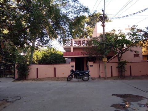 SIVA'S PARADISE Bed and Breakfast in Hyderabad