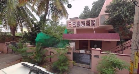 Property building, Day, Garden, View (from property/room), Balcony/Terrace, Garden view