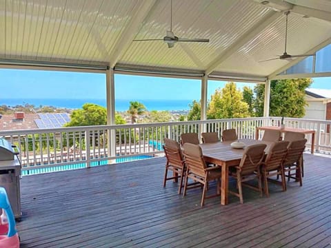 Day, Seating area, Dining area, Swimming pool