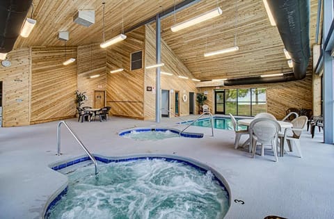 Hot Tub, Swimming pool