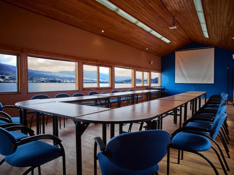 Meeting/conference room