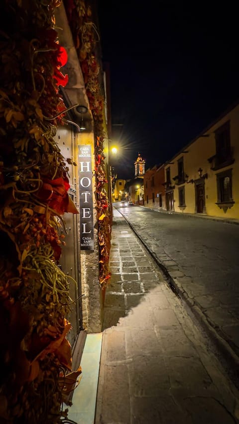 Night, Neighbourhood, Street view