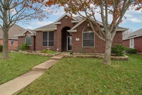 Luxe Retreat-5BR Oasis with sparkling pool & gaming House in Mesquite