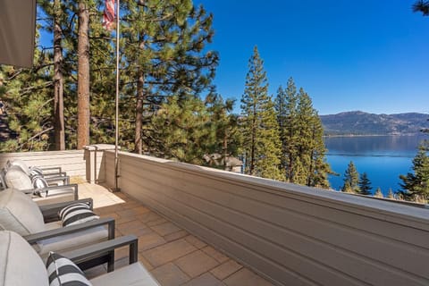 Fabulous Views Of Lake Tahoe House in Crystal Bay