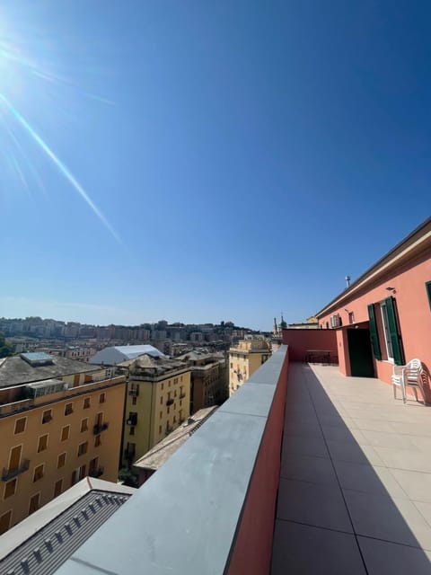 View (from property/room), Balcony/Terrace, City view