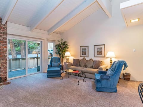 51 Mountain Shadows - 2 bedroom condo with pool House in Incline Village