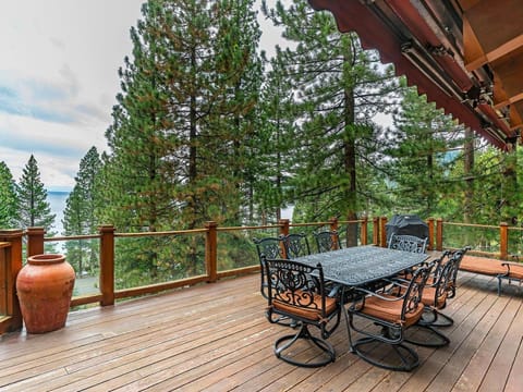 This low elevation home is the perfect setting for your family vacation Casa in Incline Village
