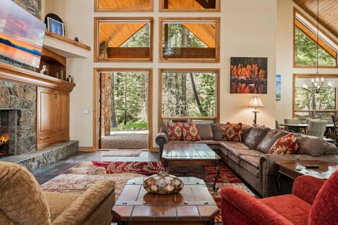 Spectacular low elevation home at its finest! House in Incline Village