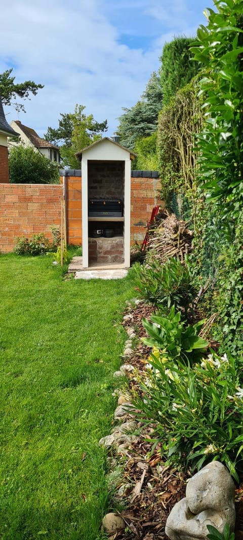 BBQ facilities, Garden