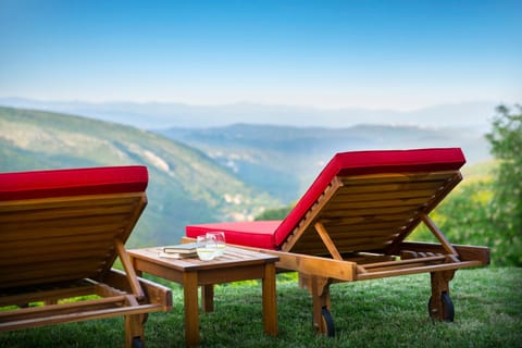 Garden, Garden view, Landmark view, Mountain view