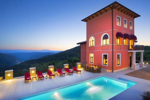 Patio, Balcony/Terrace, Mountain view, Pool view, Swimming pool