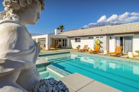 Resort style Villa w/ views, pool, spa and golf Villa in Palm Springs
