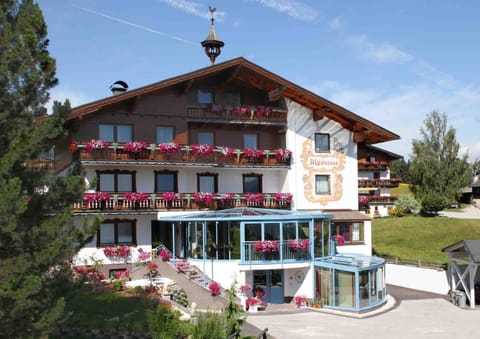 Sportpension Alpenrose Bed and Breakfast in Schladming