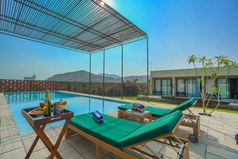 Natural landscape, View (from property/room), Balcony/Terrace, Mountain view, Pool view, Pool view, Swimming pool, Swimming pool, Swimming pool, sunbed, sunbed